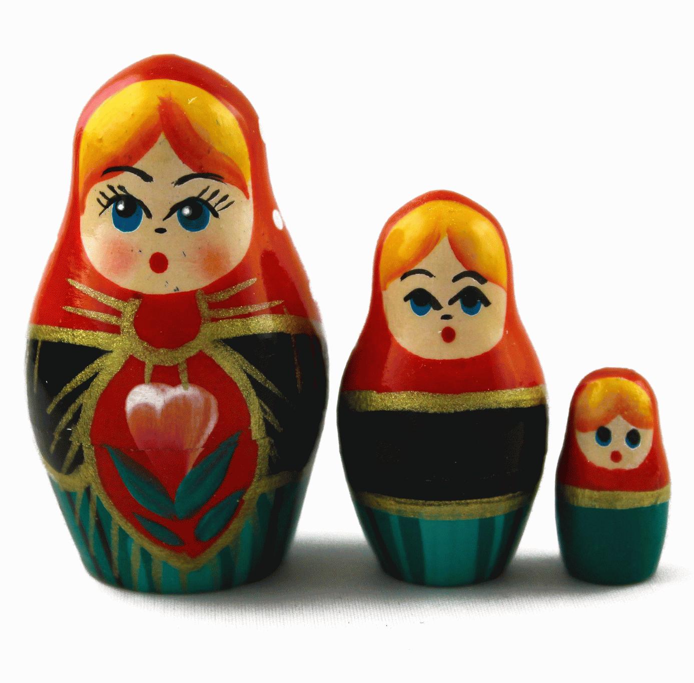 Wooden dolls on Matryoshka.biz